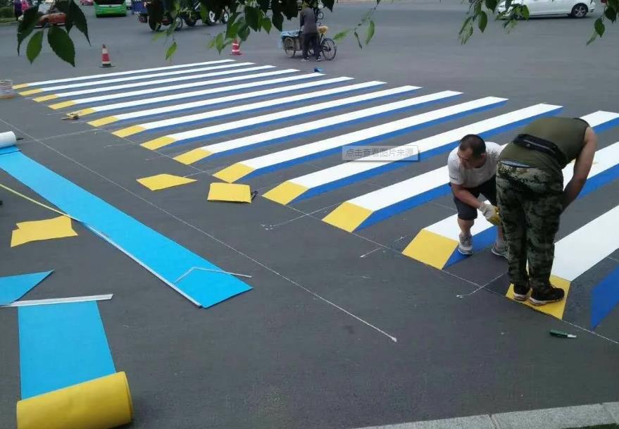預(yù)成型標(biāo)線帶使用安裝方法.jpg